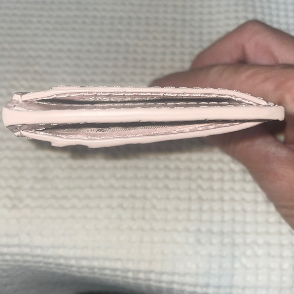 Used twice!! Michael Kors genuine leather small card wallet - Picture 5 of 6